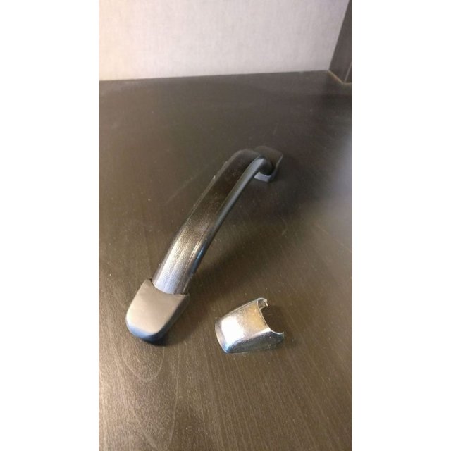 Passenger Pull Handle — source image