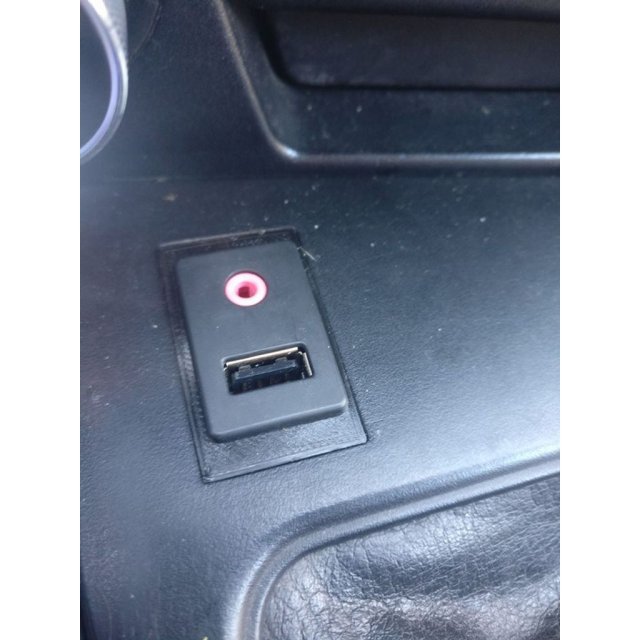 Dashboard USB AUX Adapter — source image