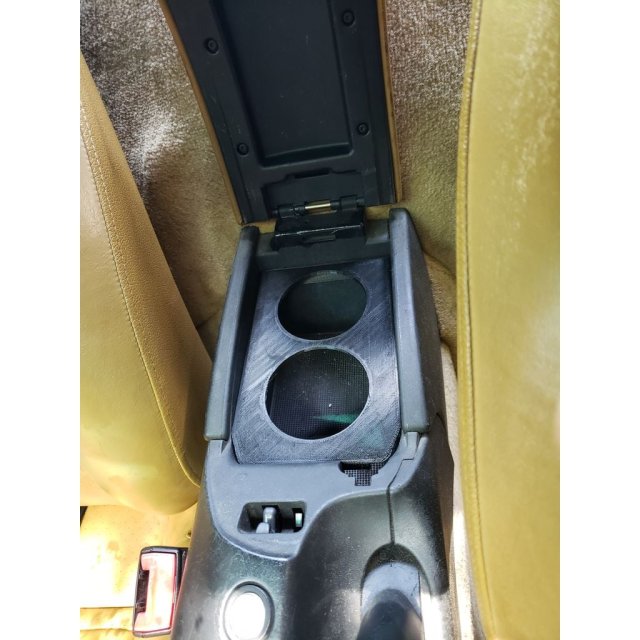 911 986 Cup Holder — source image
