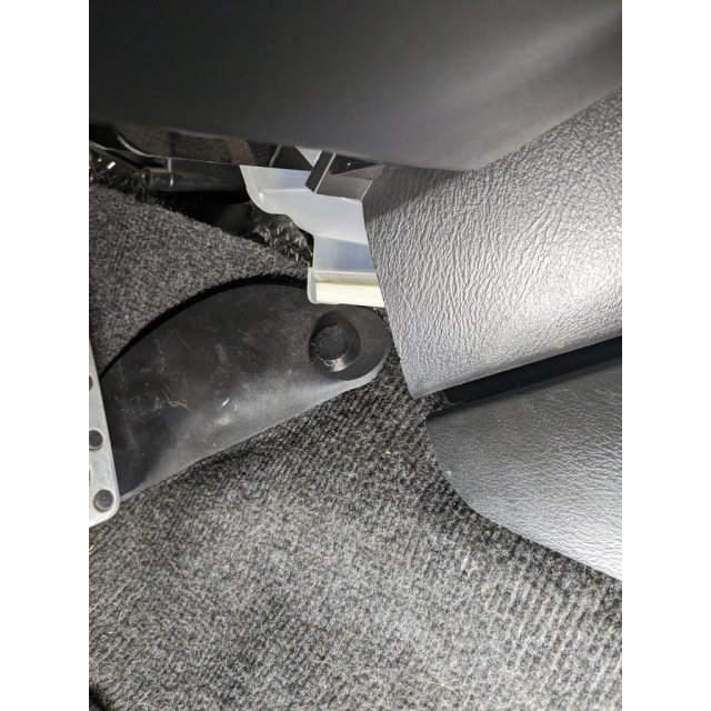 Driver Floorboard Carpet Plug/Fastener — source image