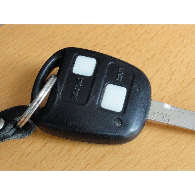 Key fob buttons — source image