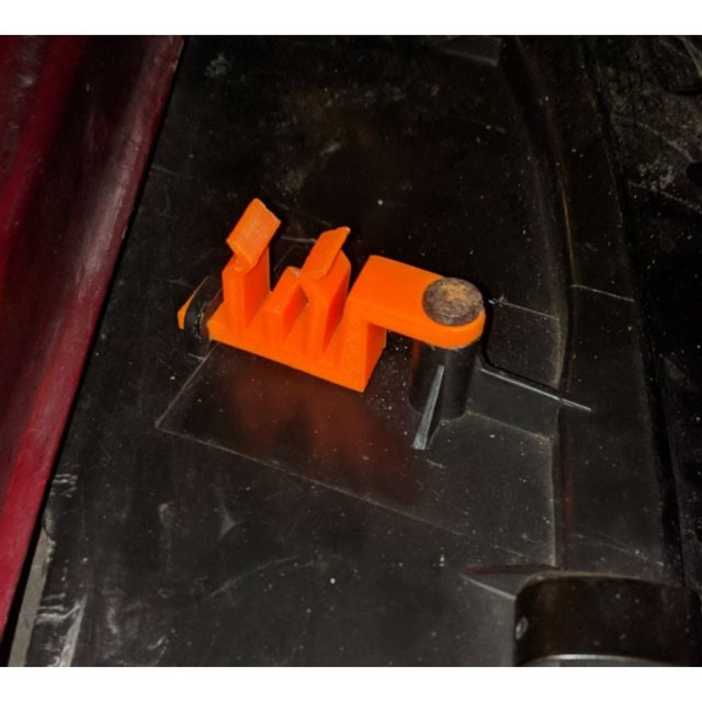 Bonnet Strut Clip — source image