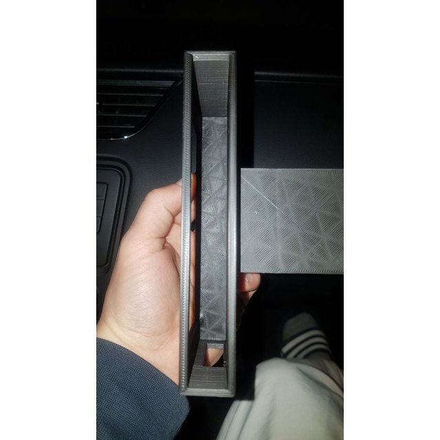 phone holder — source image