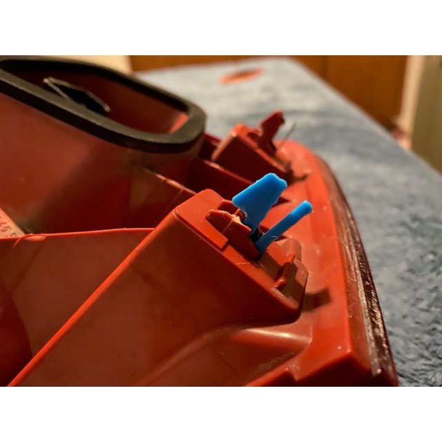 Tail Light Clip — source image