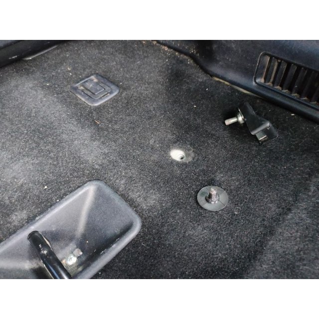 ISOFIX plug — source image