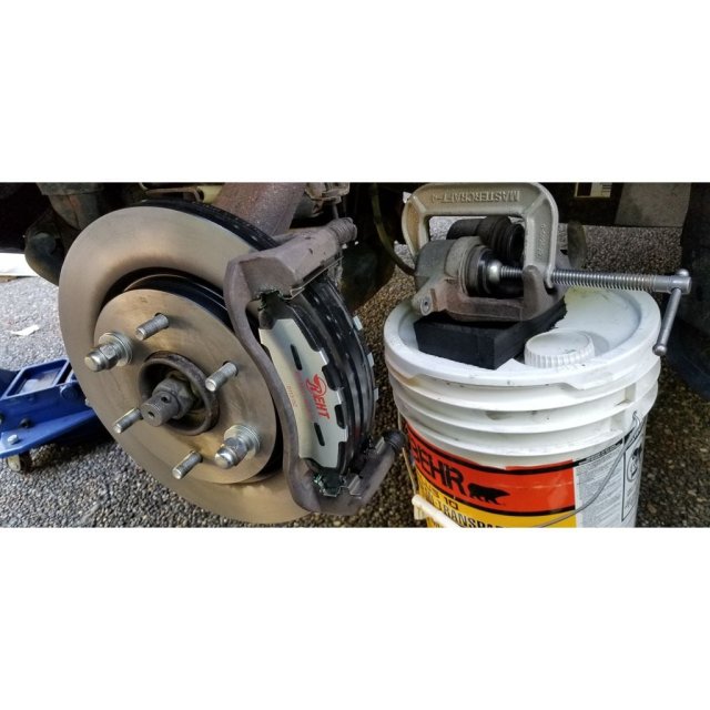 Brake piston tool — source image