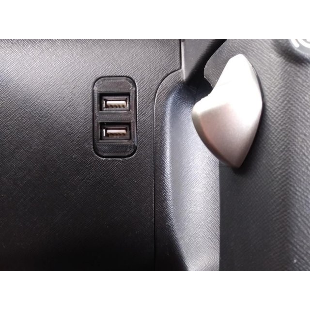 Panel USB Plug — source image