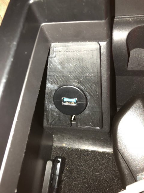 Center Console Panel Cover with USB Socket Mount — source image