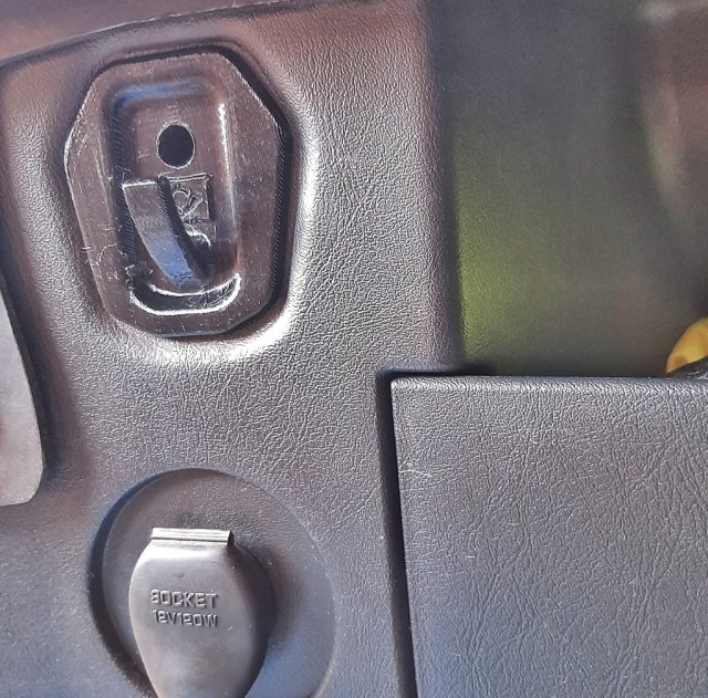 Trunk Hook — source image
