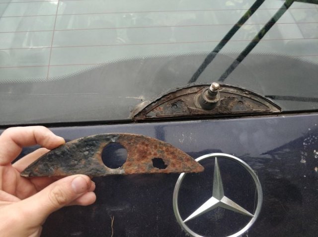 Rear Wiper Window Cover — source image