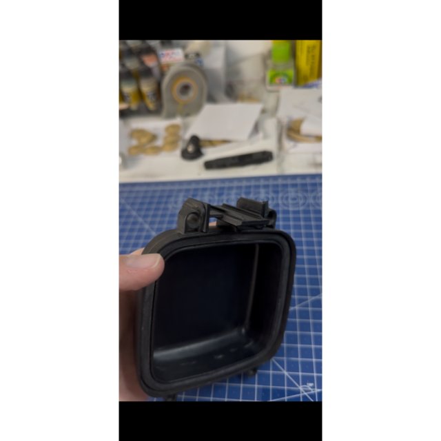 Bulb Cover Clip — source image