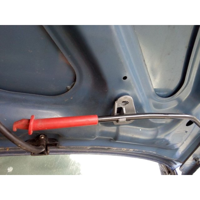 Hood Prop Retaining Clip — source image