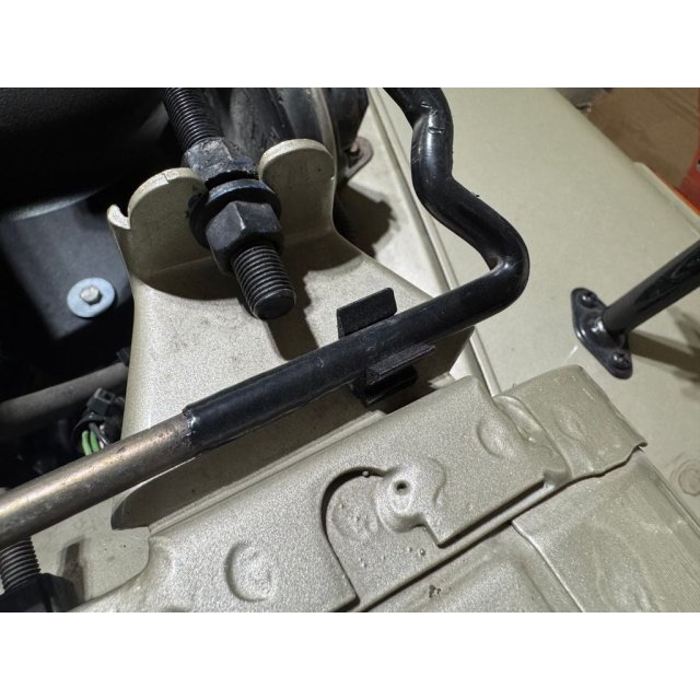 Hood Prop Rod Retaining Clip — source image