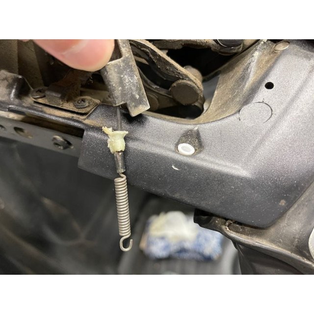 Convertible Top Tension Rope Grommet (P/N 54318400951) — source image