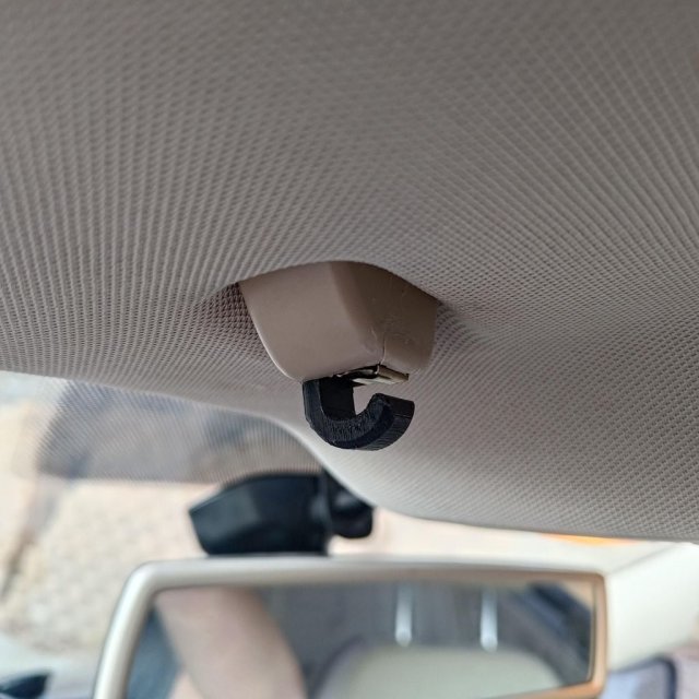 Sun Visor Clip — source image