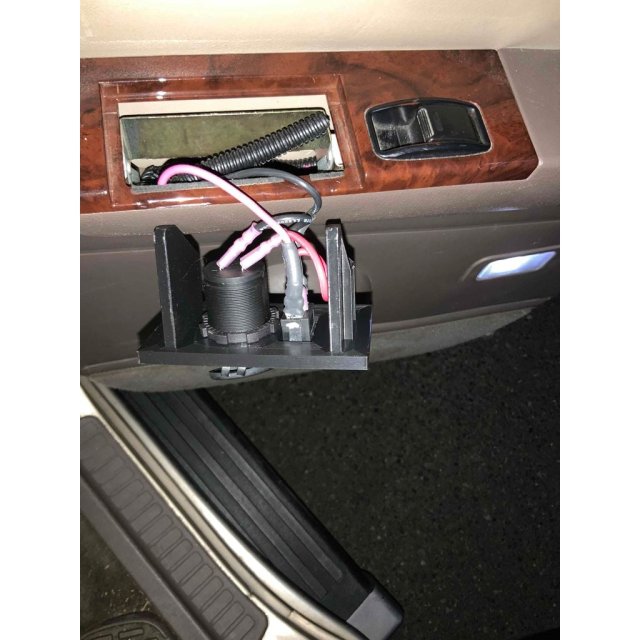 2nd Row Ashtray USB Insert — source image