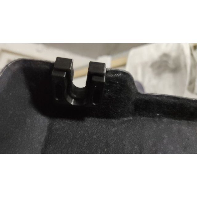 Trunk lid clip — source image
