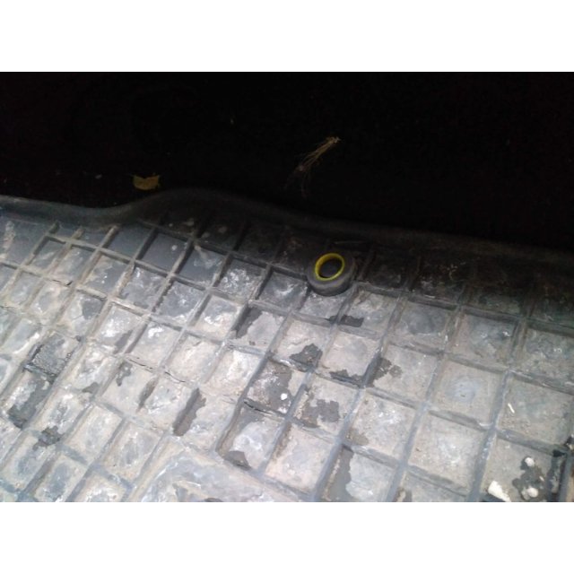 rubber carpet locker — source image
