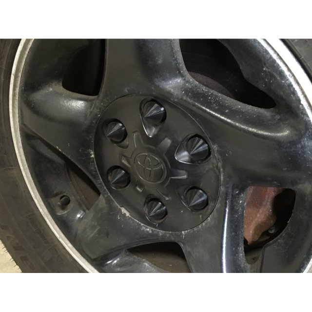 Spiked Lug Nut Caps — source image