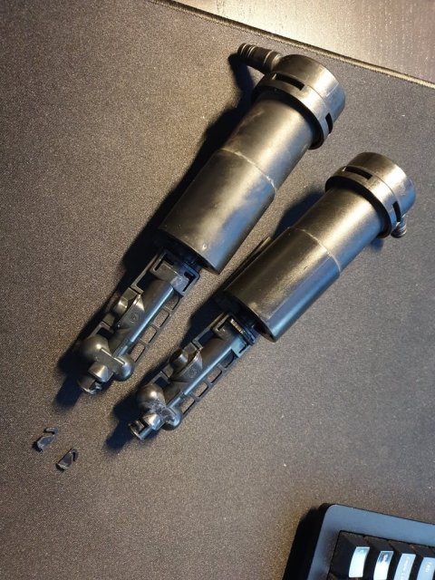 Headlamp Washer Nozzle Clip — source image