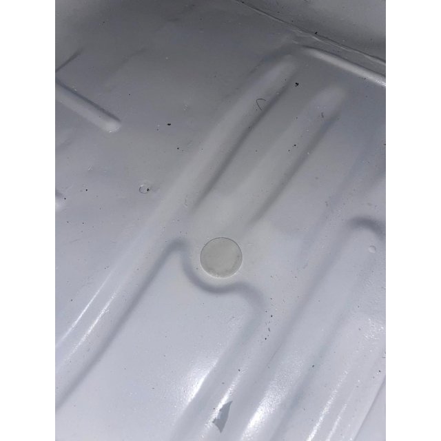 Chassis water plugs — source image