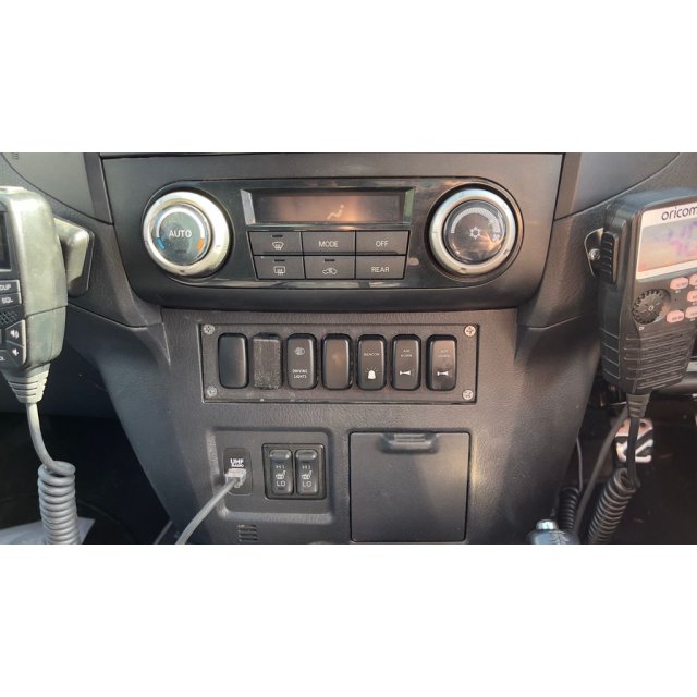 Switch Panel Card Slot Gen 4 pajero / shogun / montero — source image