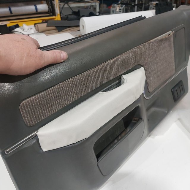 Armrest / Door Pull — source image