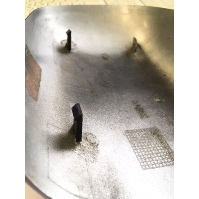 Mirror cover latch — source image