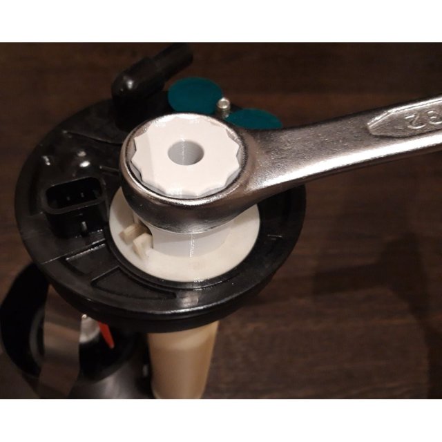 Fuel sender unit socket tool — source image