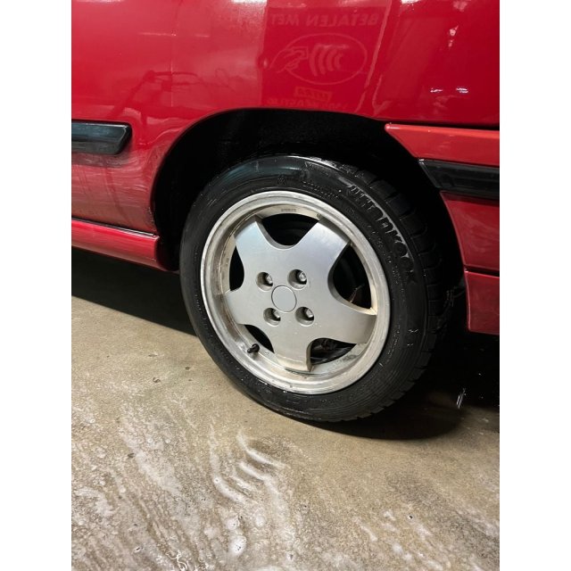 Center cap RSI and Williams standard 14 inch rims — source image