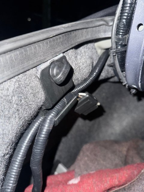 Trunk Trailer Wire Bracket — source image