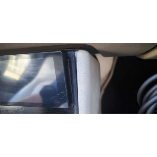 radio spacer — source image