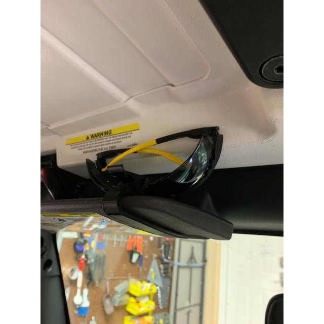 Sunglasses Clip — source image