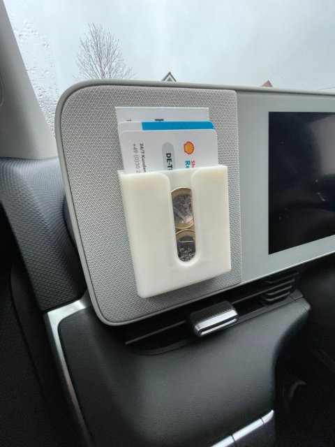 magnetic card and coin holder — source image