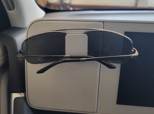 glasses holder — source image