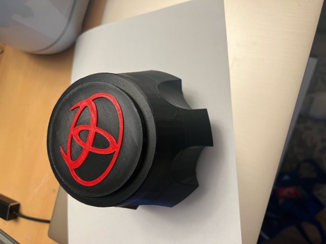 Hub cap 1.0 with top cap — source image