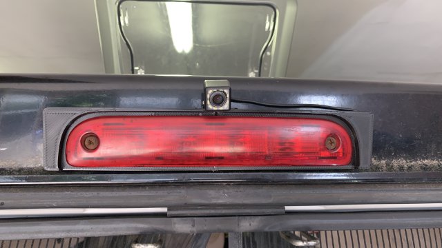 Reversing camera bracket — source image