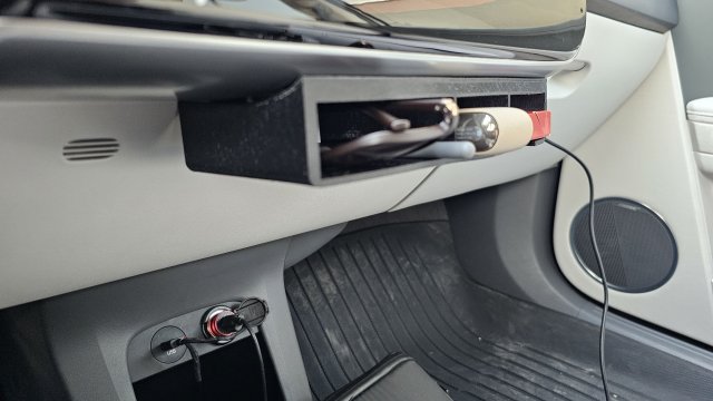 phone holder — source image