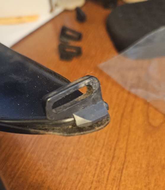 Sunroof Wind Deflector Arm Connection — source image