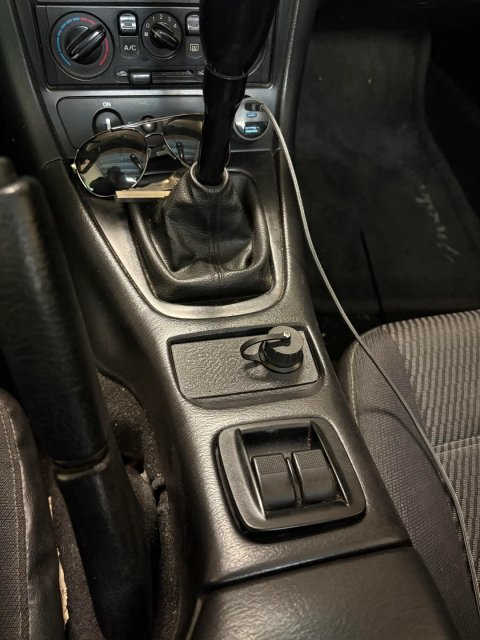 Ashtray USB Mounting Plate — source image