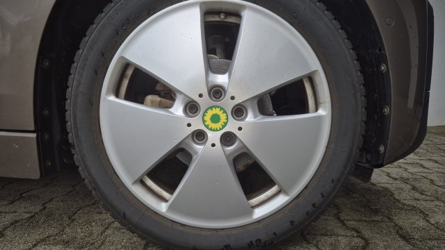 Wheel Hub Cover Sunflower — source image
